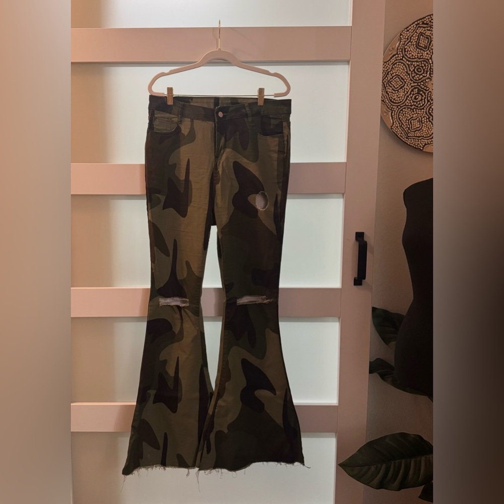 High-Waist Camo Flare Pants with Distressed Knees - Olive Green - Picture 2 of 5